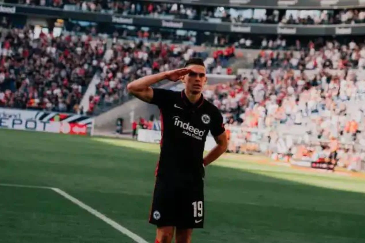 Internacional fecha a contratação de Borré; veja o valor