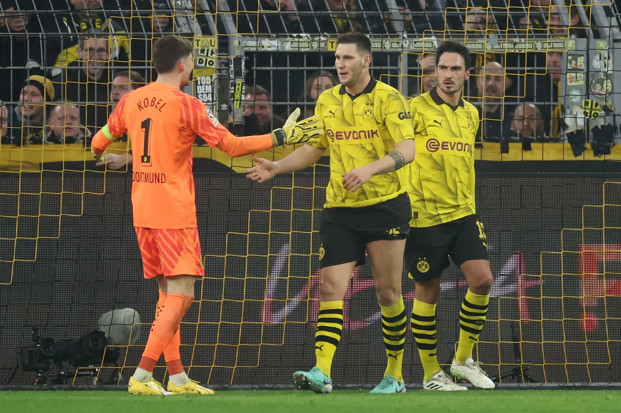 Borussia Dortmund x PSG: de forma incrível, Sule evita gol de Mbappé; assista