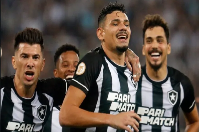 Caio Ribeiro surpreende e aponta “responsável” pela queda do Botafogo no Brasileirão: “Ali começa”