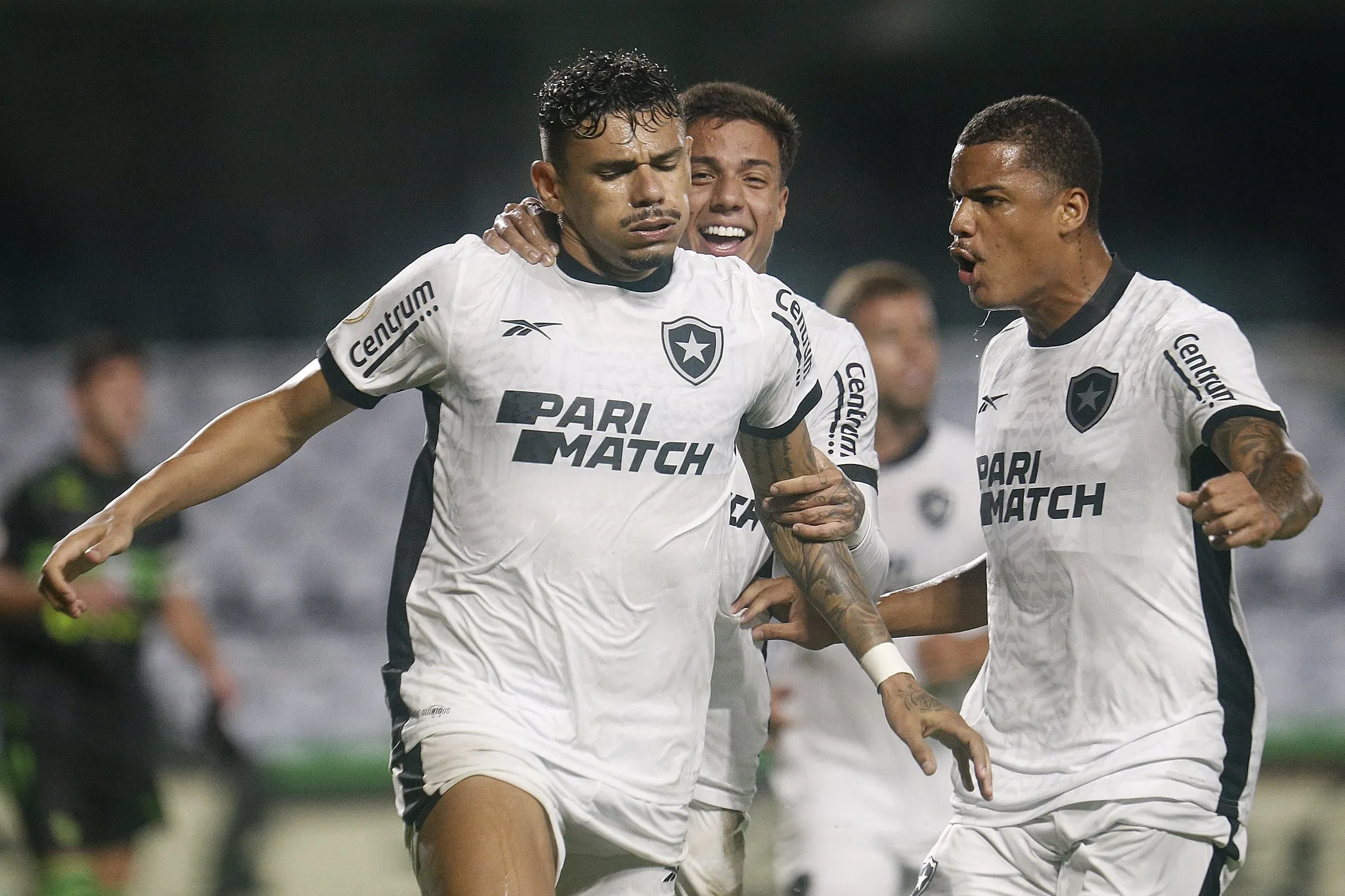 Botafogo muda time contra o Cruzeiro; veja provável escalação