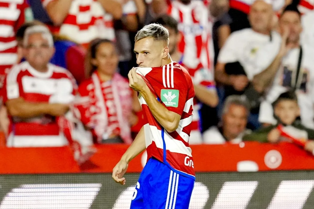 Diretor do Bayern de Munique faz elogios a Zaragoza, reforço do clube: “Atacante muito rápido e extremamente ágil”