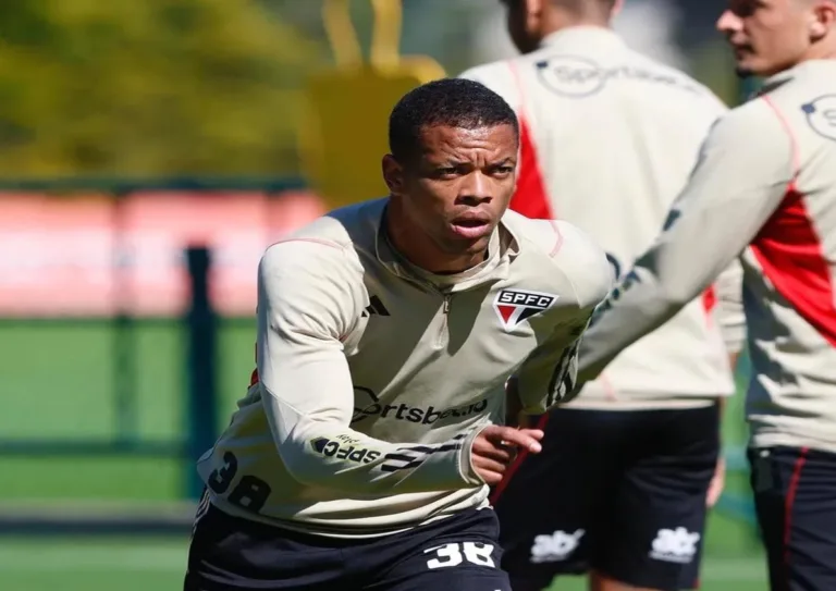 Indireta para Caio Paulista? Veja a mensagem de Natal de Casares aos torcedores do SPFC