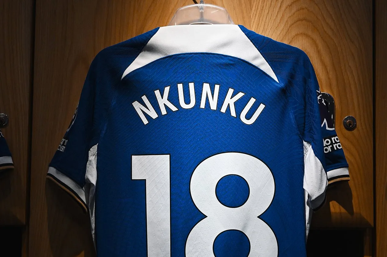 Recuperado de lesão, Nkunku faz seu primeiro jogo como titular do Chelsea em vitória sobre o Crystal Palace