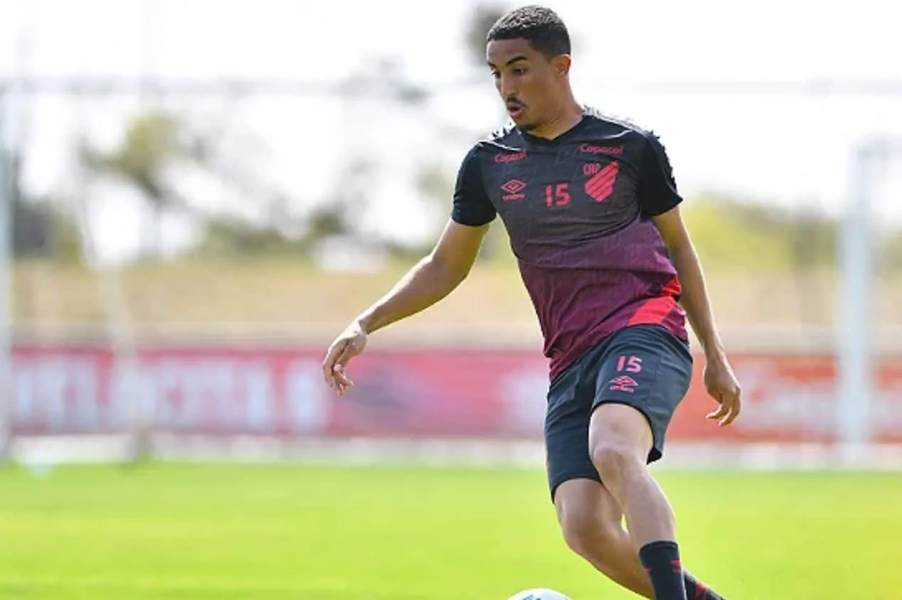 Corinthians e Fluminense disputam contratação de jovem volante que disputou o Brasileirão