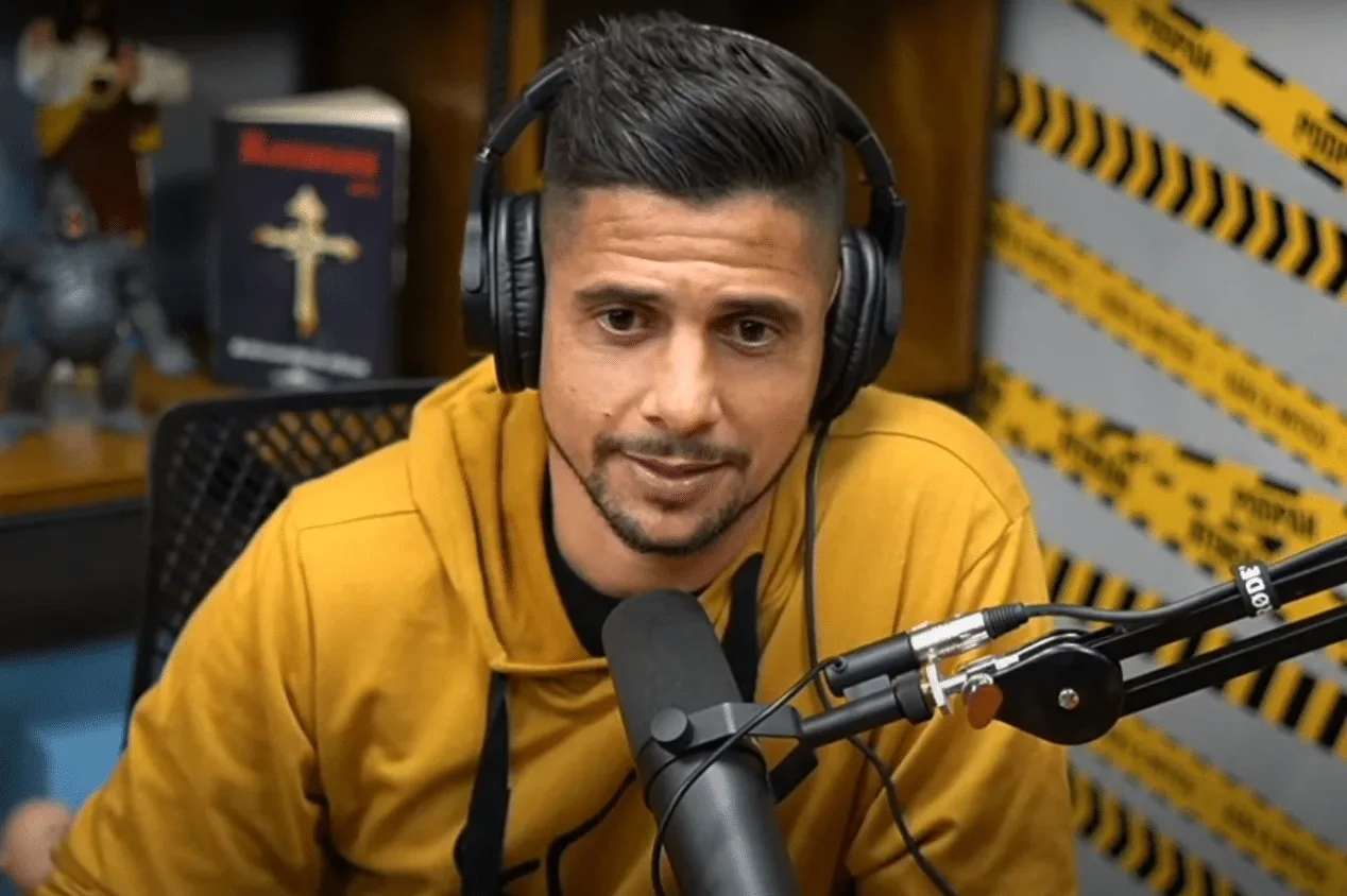 Cicinho aponta derrocada mais amarga da seleção em Copas: “Achava que ia ganhar”