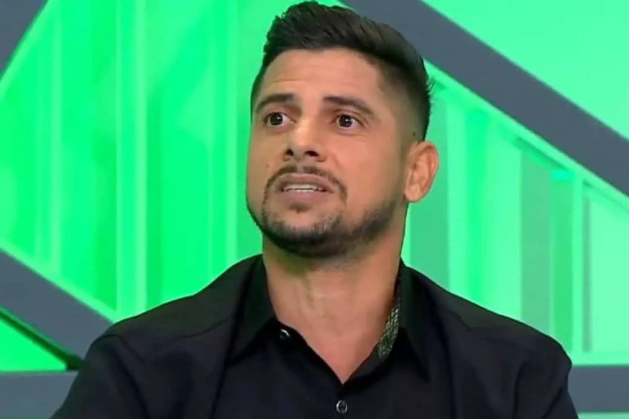 Cicinho faz forte desabafo: “Cheguei ao fundo do poço”