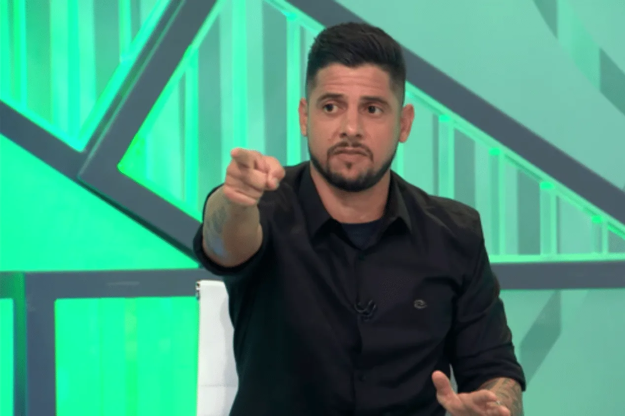 Cicinho surpreende e crava campeão do Mundial de Clubes: “Não perde”