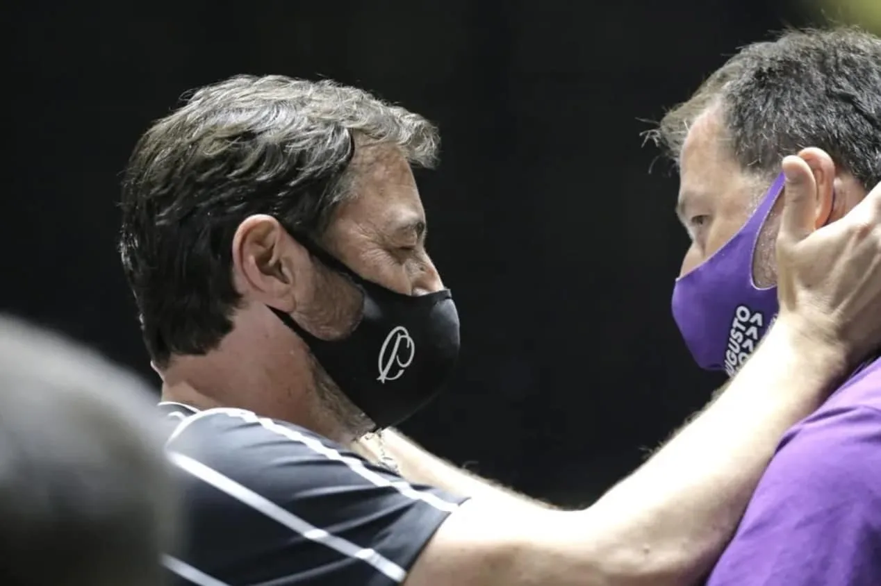 Novo presidente do Corinthians, Augusto se irrita com Duílio Monteiro Alves