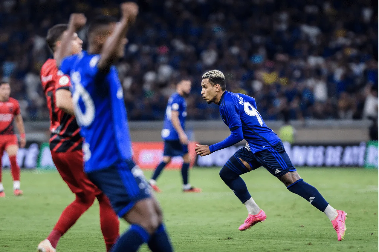 Cruzeiro tem mudanças contra o Palmeiras hoje; veja o provável time