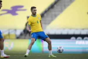 Flamengo aguarda decisão de time do Brasileirão para fechar com reforço