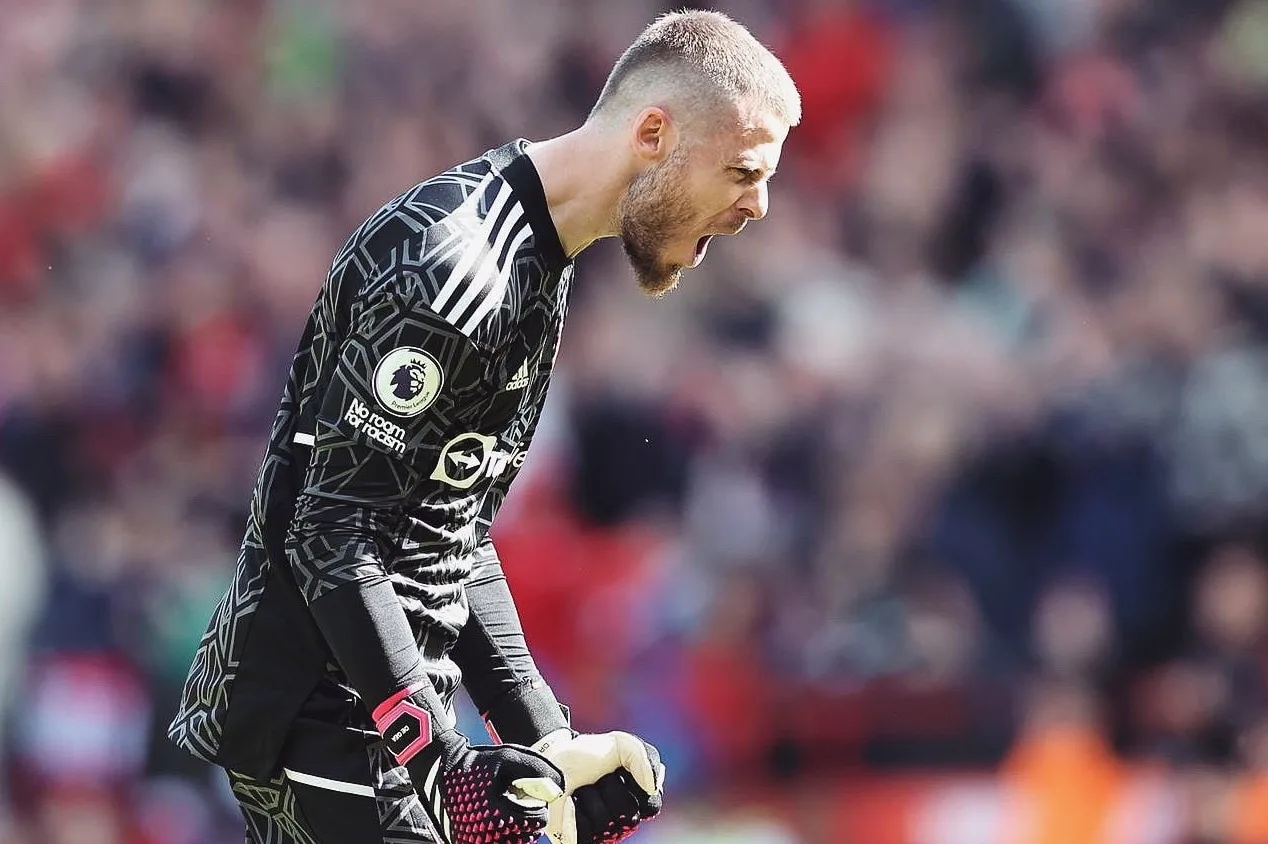 Diante de lesão de Nick Pope, Eddie Howe comenta sobre rumores sobre De Gea no Newcastle