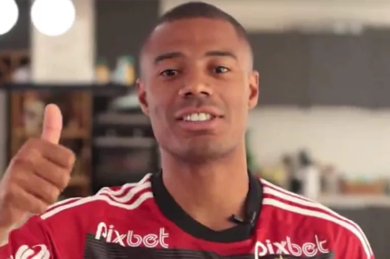 De La Cruz chega ao Brasil e fala das expectativas em defender o Flamengo