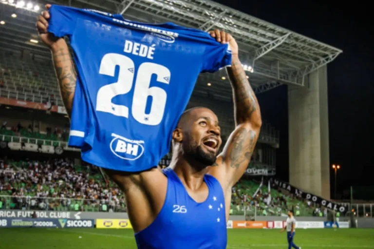 Dedé sinaliza dois clubes do Brasileirão que “não podem sair da Série A”: “História muito grande”