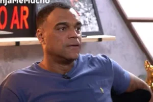 Denílson aponta dois técnicos para assumir a seleção: “Disparadamente” 