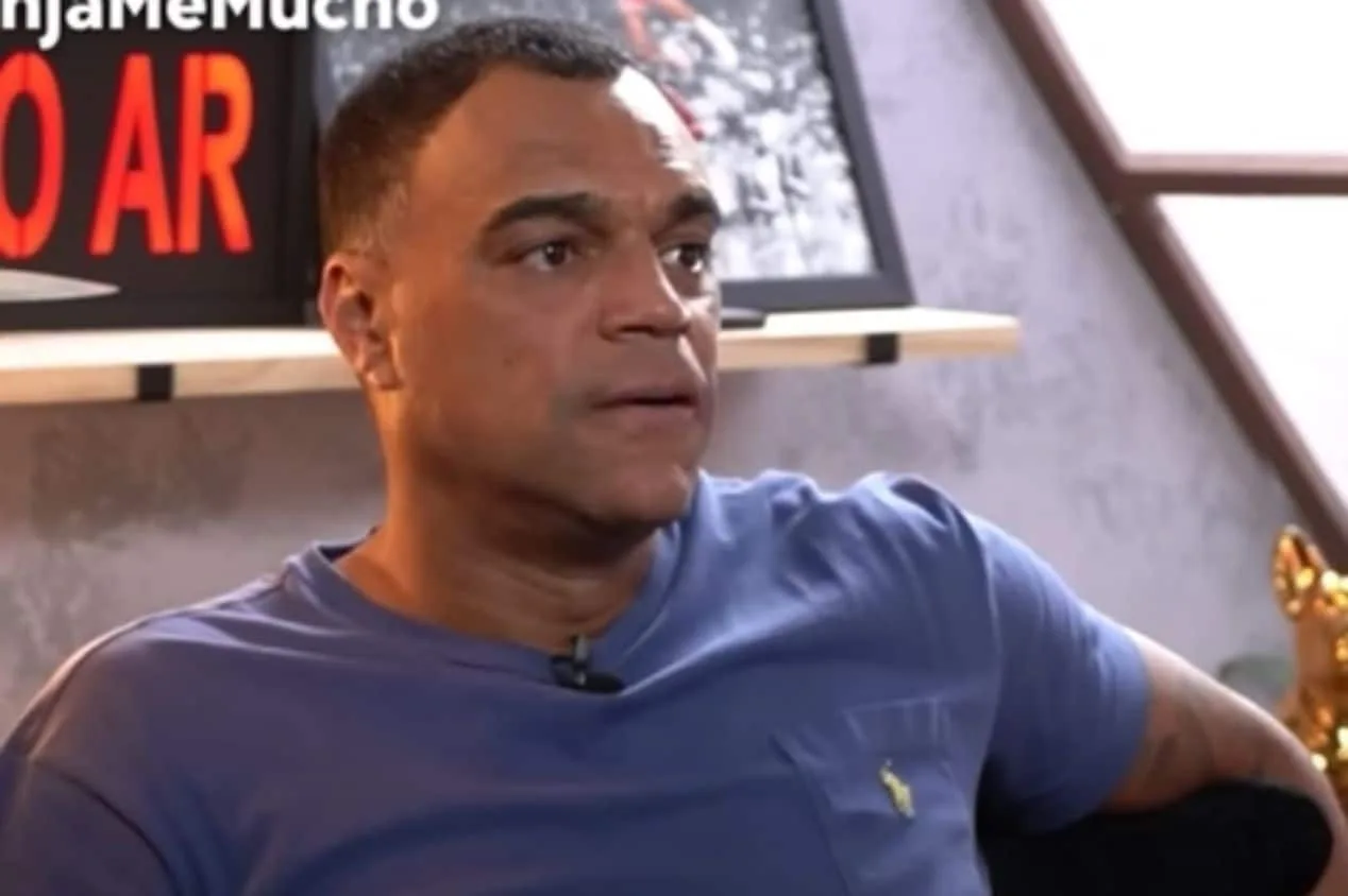 Denílson aponta dois técnicos para assumir a seleção: “Disparadamente” 