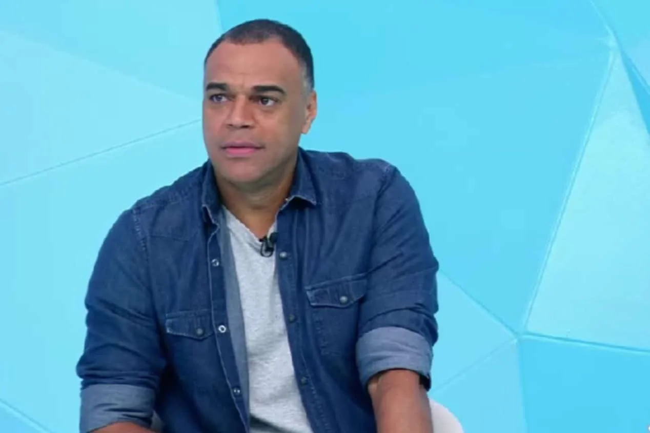 Denílson banca permanência e vê brecha para rebaixamento no Brasileirão: “Não tenho segurança”