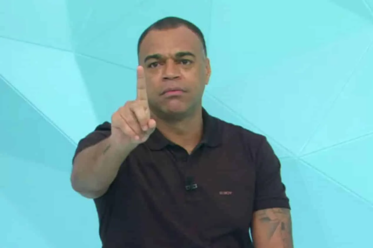 Denílson “exclui” clube em briga pelo título do Brasileirão: “Praticamente impossível” 