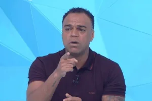 Denílson prevê temporada 2024 complicada para time: “Terrível”