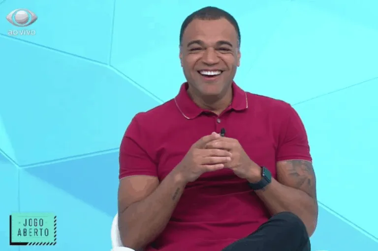 Denílson exalta Palmeiras por ‘reforço’: “Uma das maiores contratações”