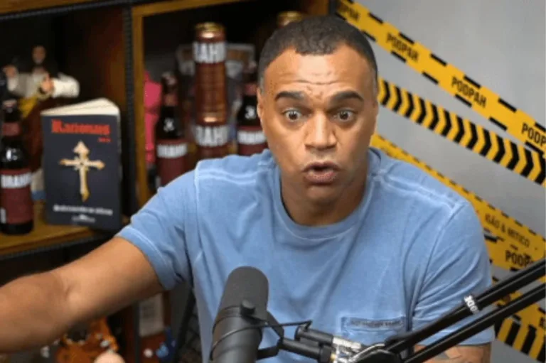 Denílson vê retorno “precoce” de jogador ao futebol brasileiro: “Vai ser cobrado”