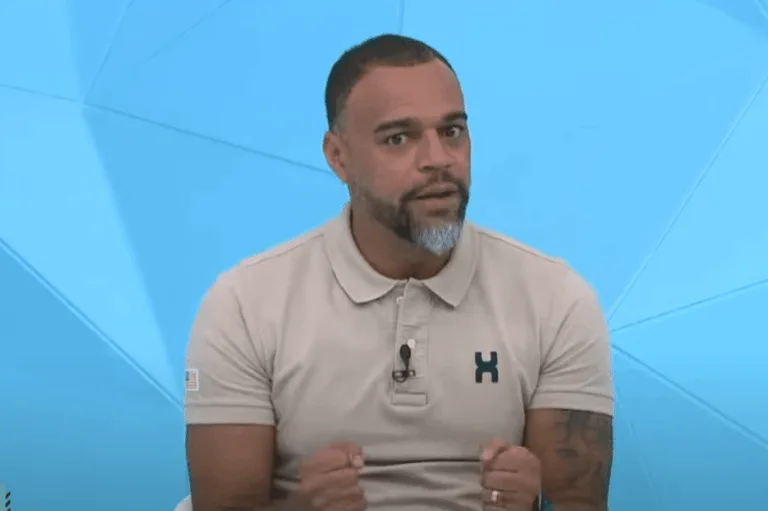 Denílson volta a se empolgar com possível reforço do Palmeiras: “Vai dar tranquilidade”