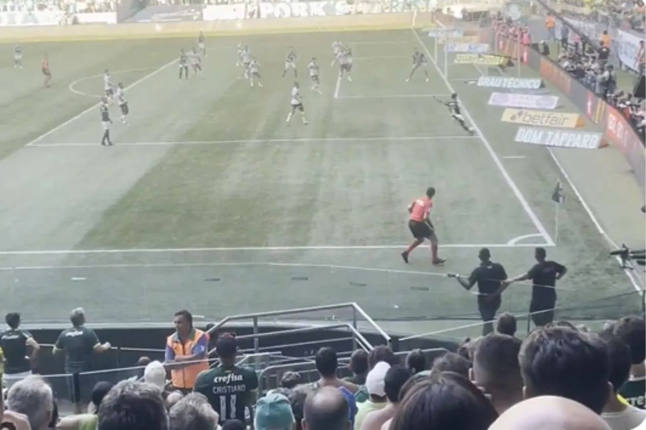 Novo ângulo mostra que gol do Palmeiras contra o Fluminense foi bem anulado; assista