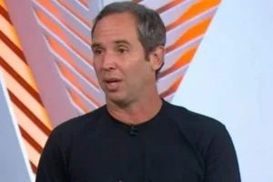 Caio Ribeiro aponta classificado em Corinthians x Flamengo: “Favorito”