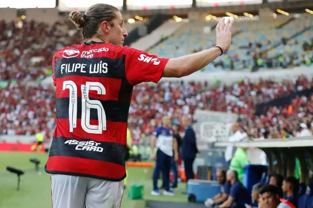Aposentado no Flamengo, Filipe Luís recebe oferta de time do Brasileirão Série A 
