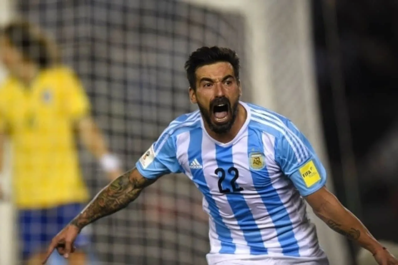 Ex-atacante da Argentina é esfaqueado em briga familiar