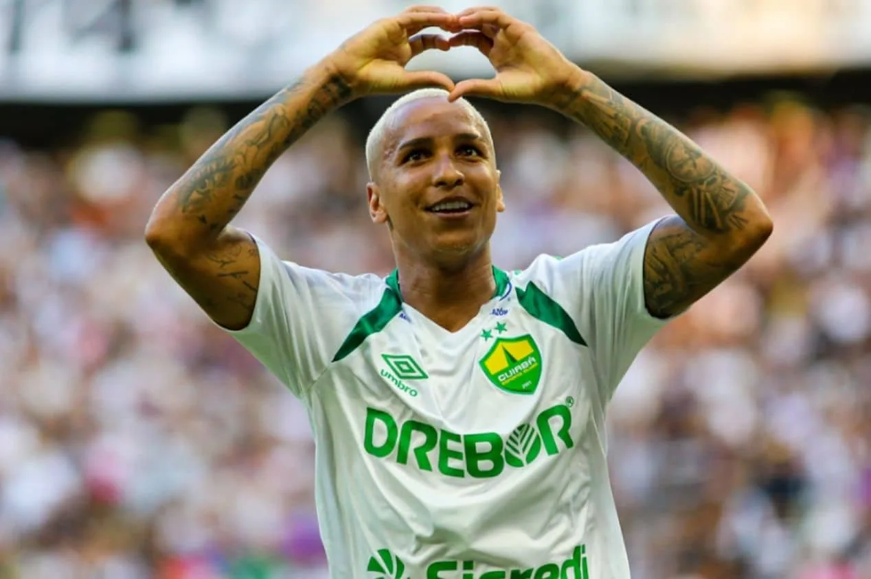 Carrasco do Flamengo no rival? Deyverson vira alvo de clube do Brasileirão