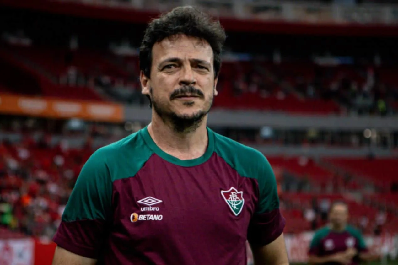 Diniz ‘desbanca’ Xavi e mais quatro nomes em eleição de melhores técnicos de 2023