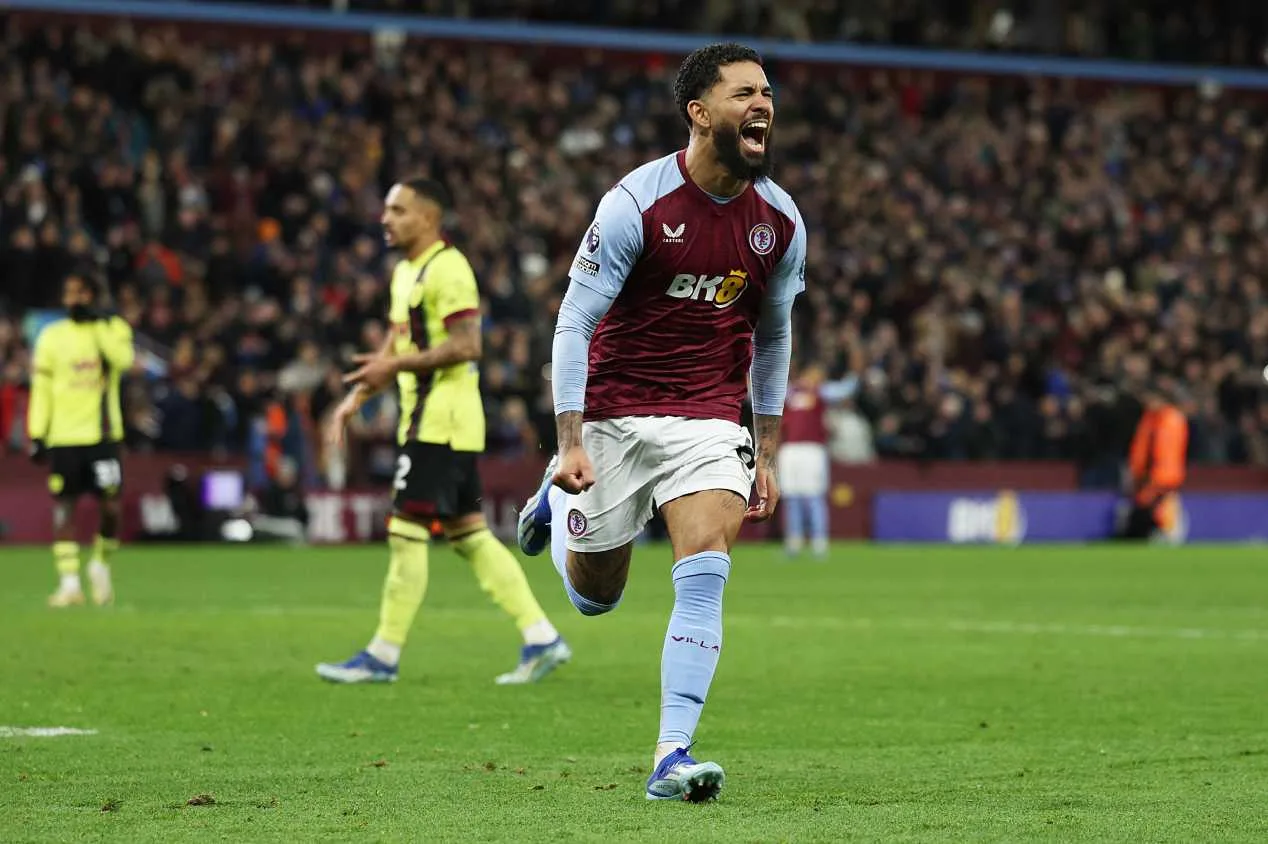 Com gol de Douglas Luiz, Aston Villa vence o Burnley na Premier League 