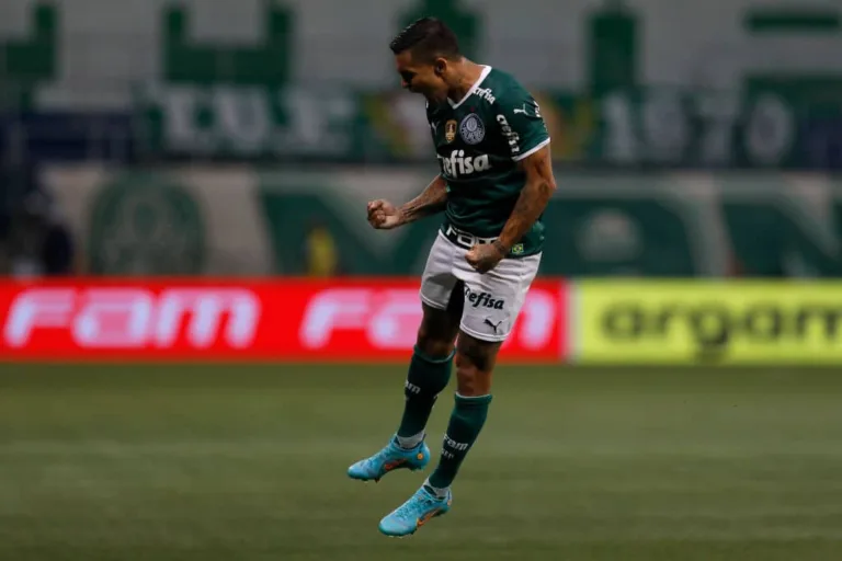 Após título do Palmeiras, Dudu fala sobre lesão: “Venho evoluindo bem”
