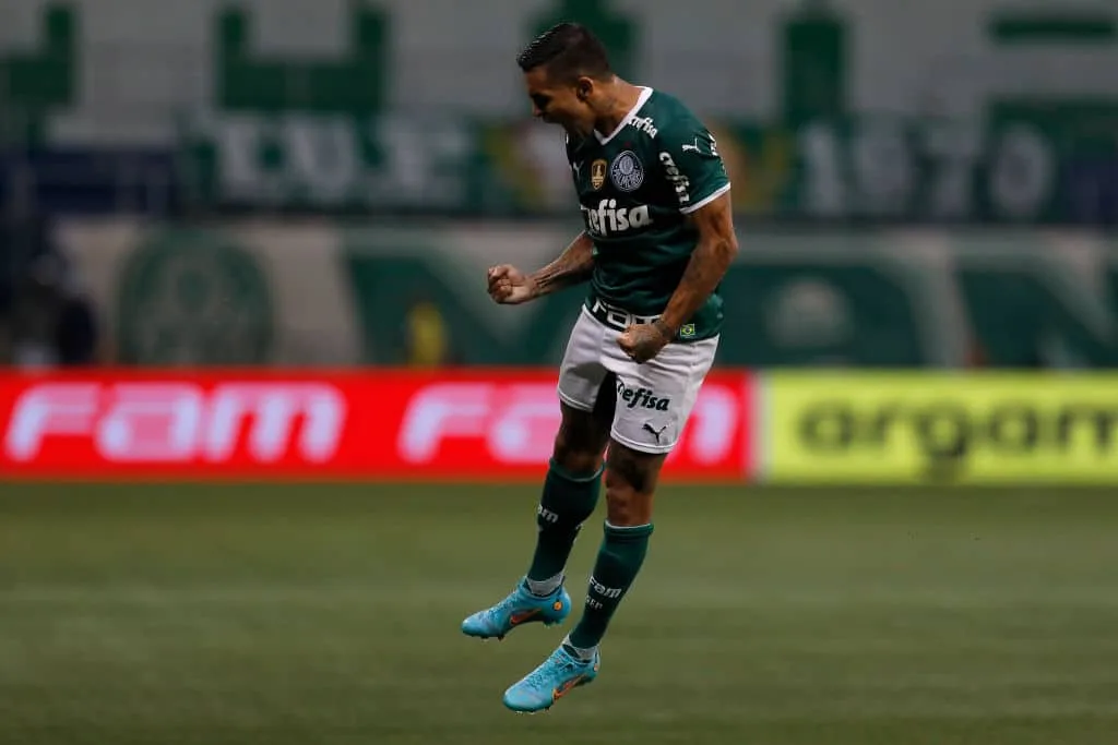 Após título do Palmeiras, Dudu fala sobre lesão: “Venho evoluindo bem”