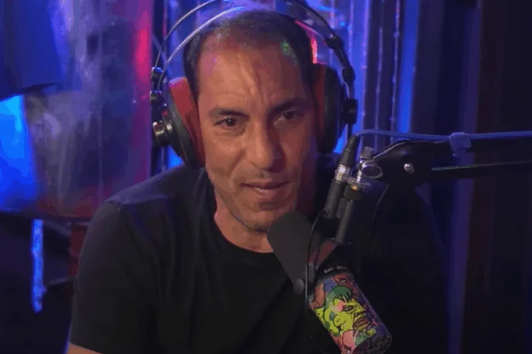 Edmundo se assusta com salário e “veta” reforço no Vasco: “Não cabe”