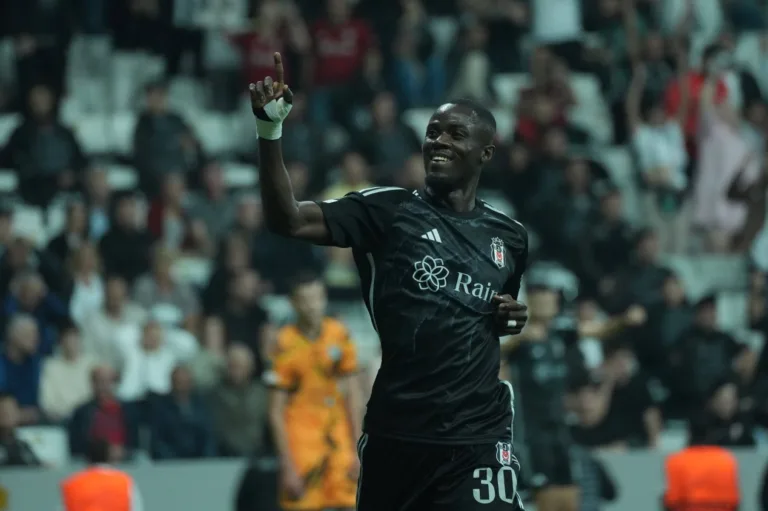 Villarreal próximo de contratar ex-jogador do Manchester United