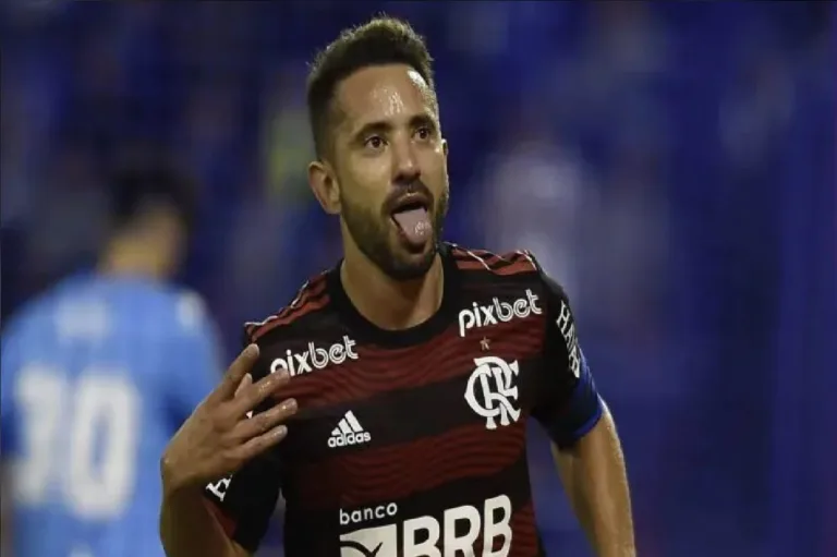 Everton Ribeiro tem ‘Dia D’ para acertar renovação com o Flamengo