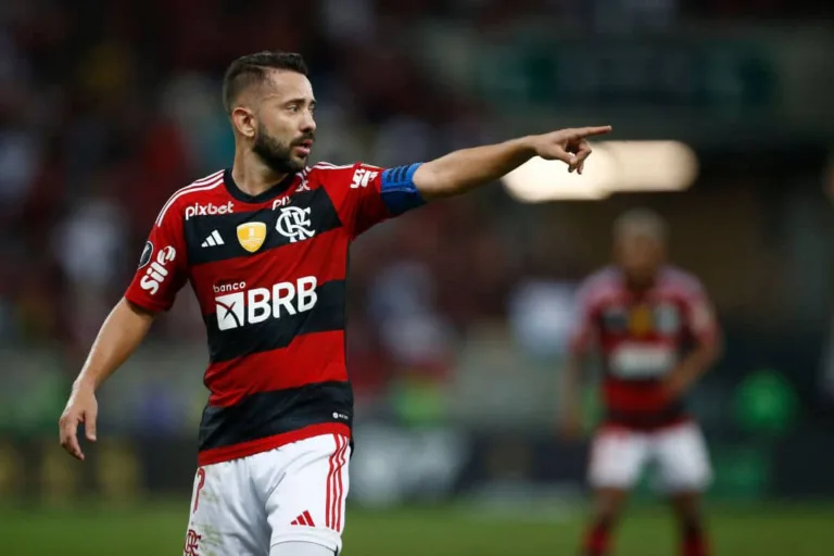 Situação de Everton Ribeiro no Flamengo pode ser definida nesta semana