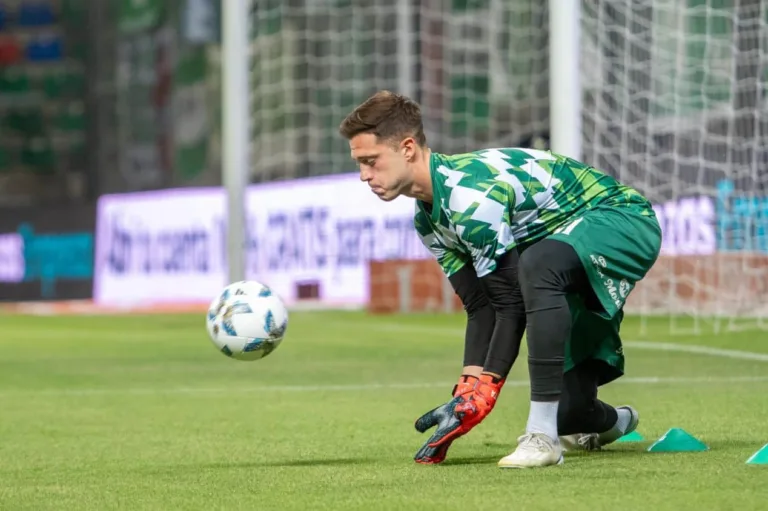 Conheça Facundo Cambeses, goleiro especulado no Botafogo