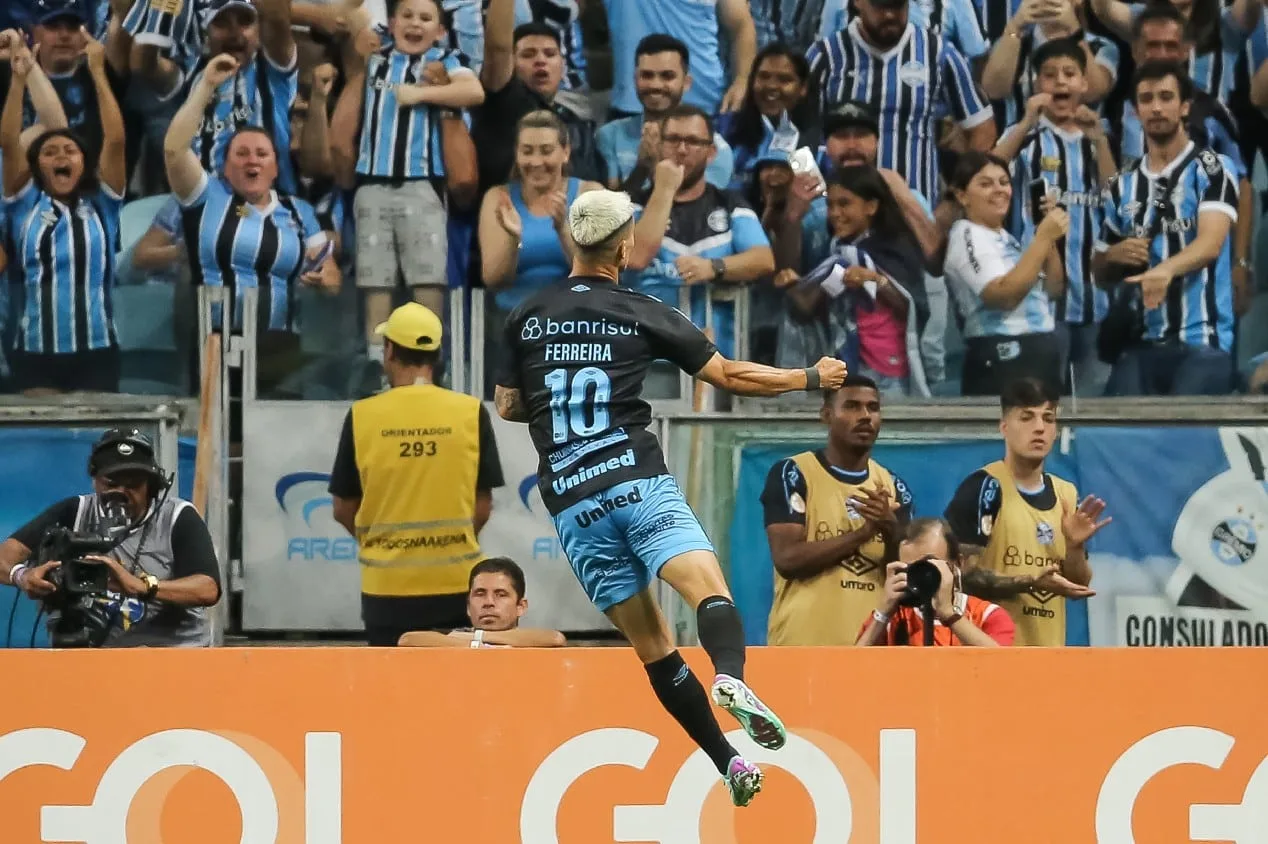 SPFC define prioridade no mercado da bola após confirmar três reforços