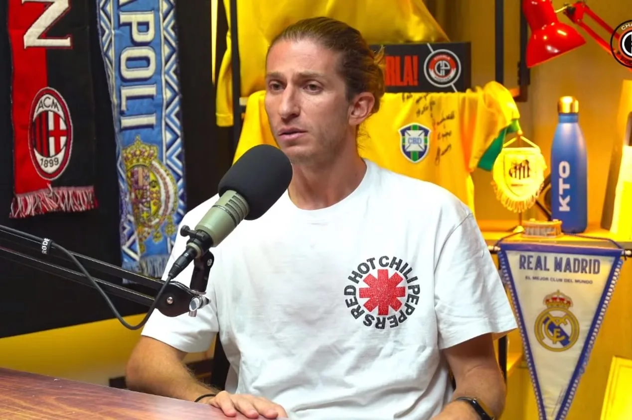 Filipe Luís comenta sucessiva trocas de técnicos no Flamengo após saída de Jorge Jesus