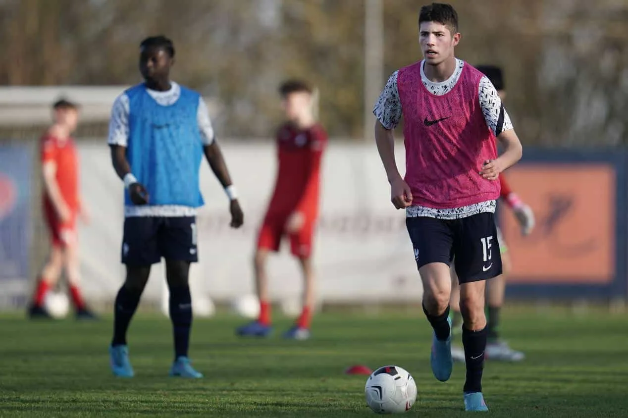 Filho de Zinedine Zidane considera deixar o Real Madrid