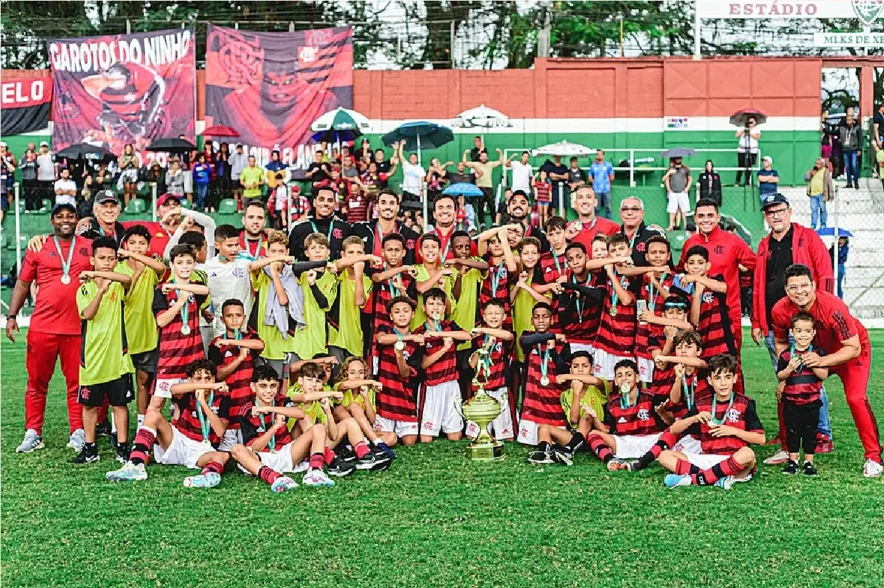 Base do Flamengo iguala em 2023 o recorde histórico de títulos