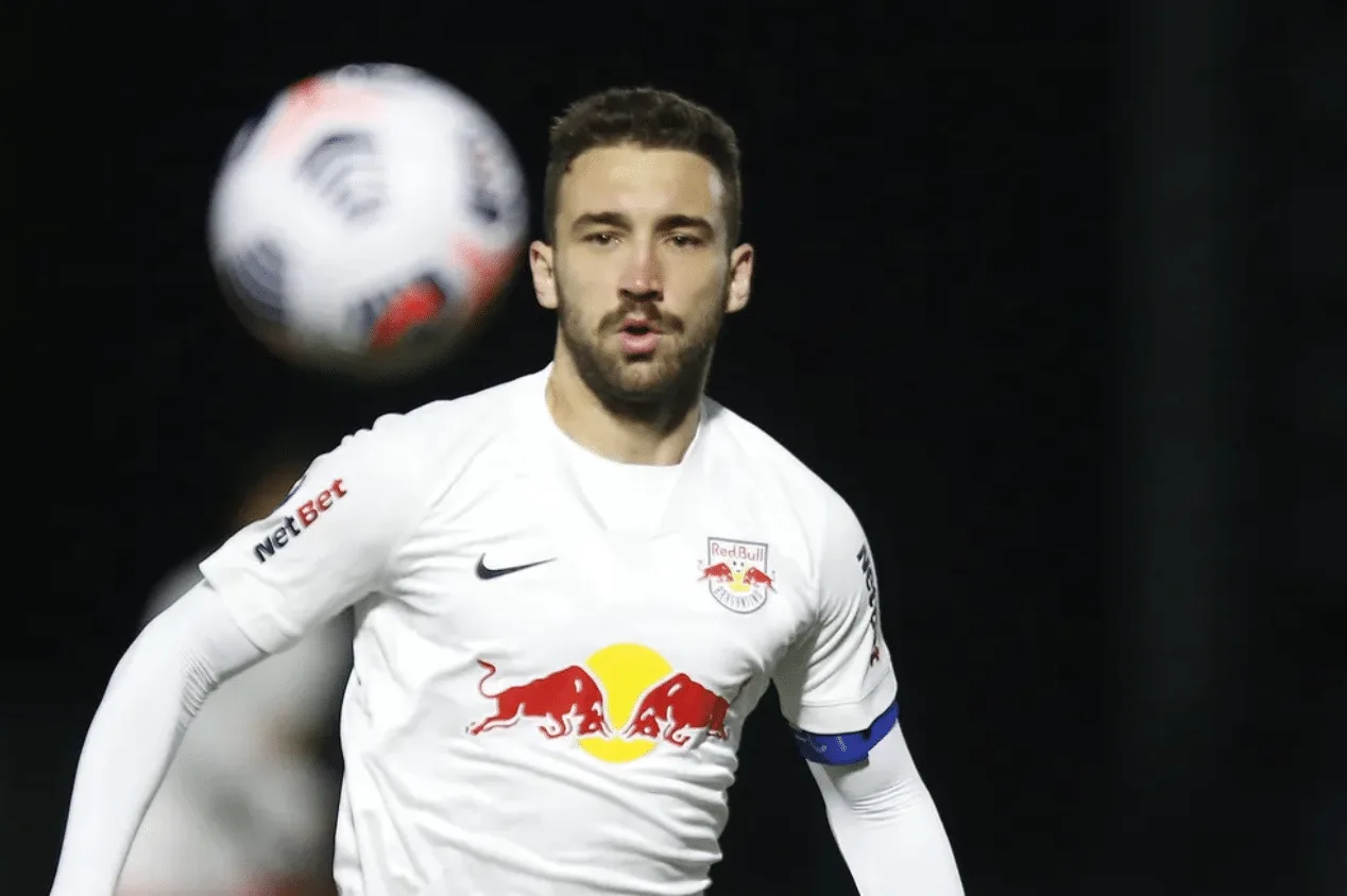 Marcos Braz confirma acerto do Flamengo com Léo Ortiz: “Tudo ajustado”