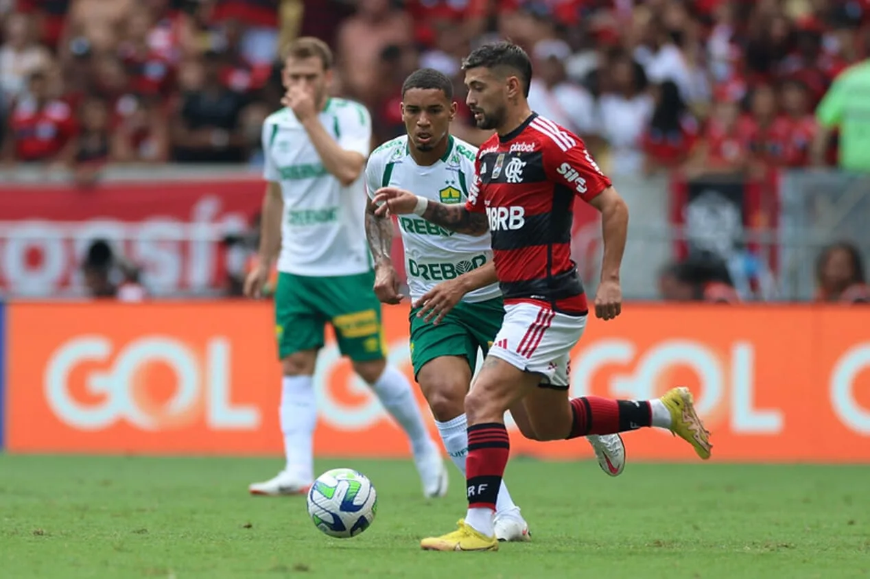 Flamengo vence Cuiabá e mantém sonho de ser campeão do Brasileirão Série A