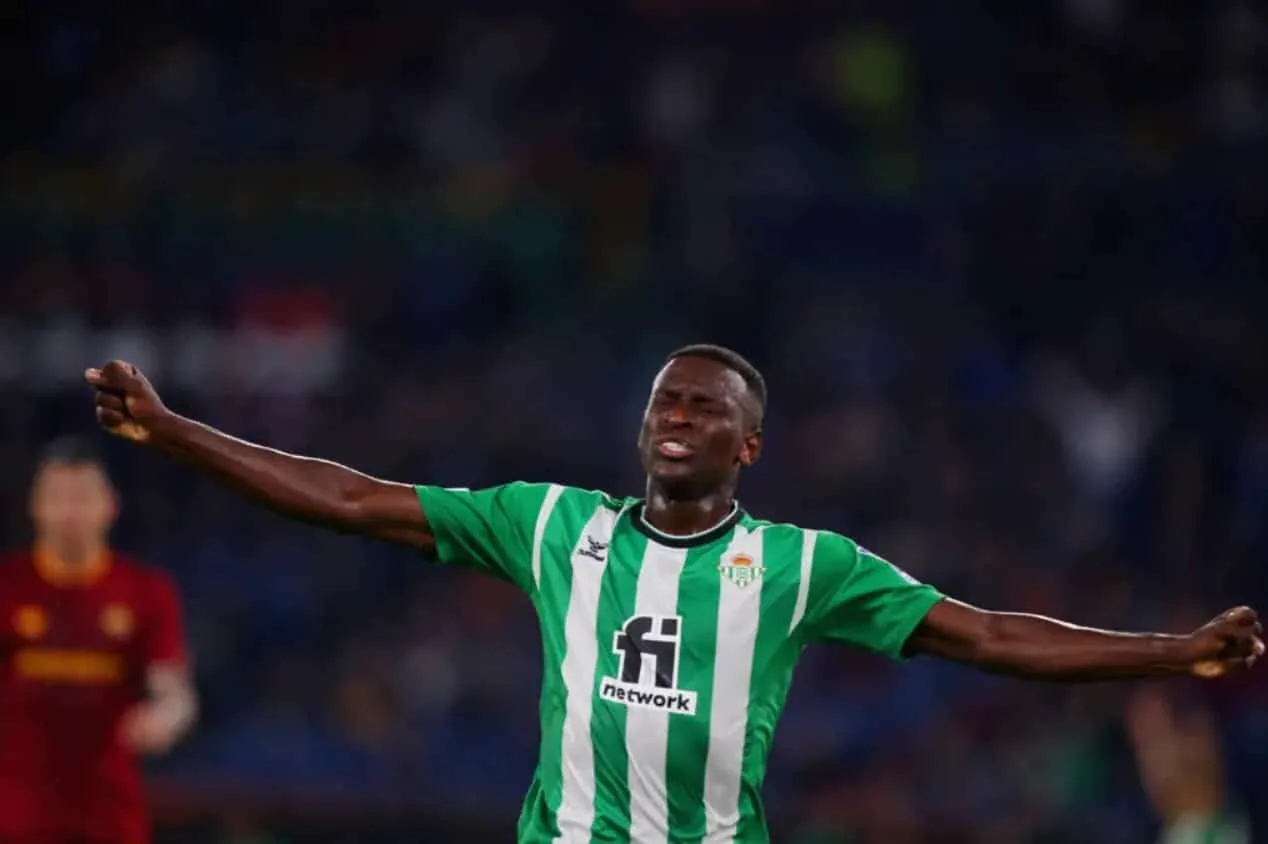 Fluminense aguarda resposta do Betis após oferta por atacante