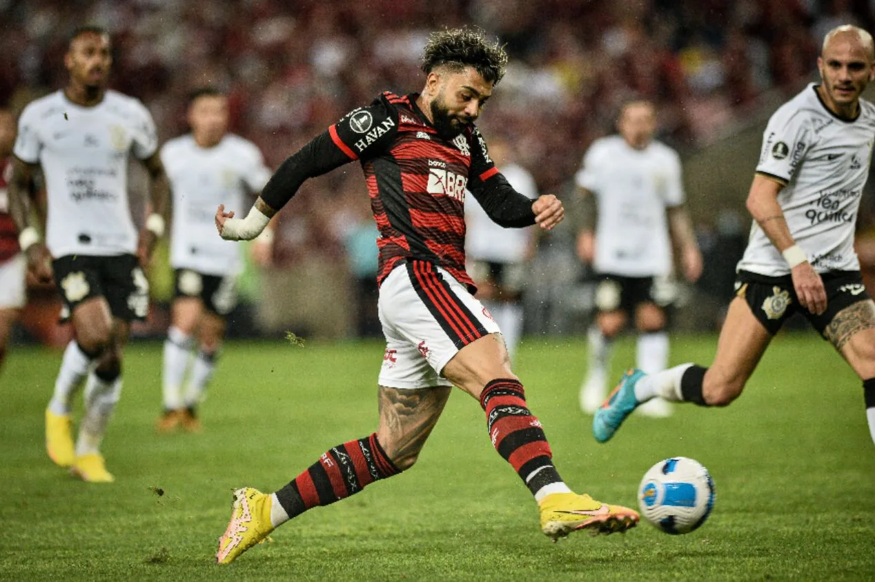 Empresário se posiciona sobre possível acerto milionário de Gabigol com o Corinthians