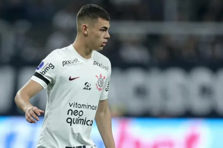 Denílson se manifesta sobre saída de Moscardo do Corinthians; veja o valor