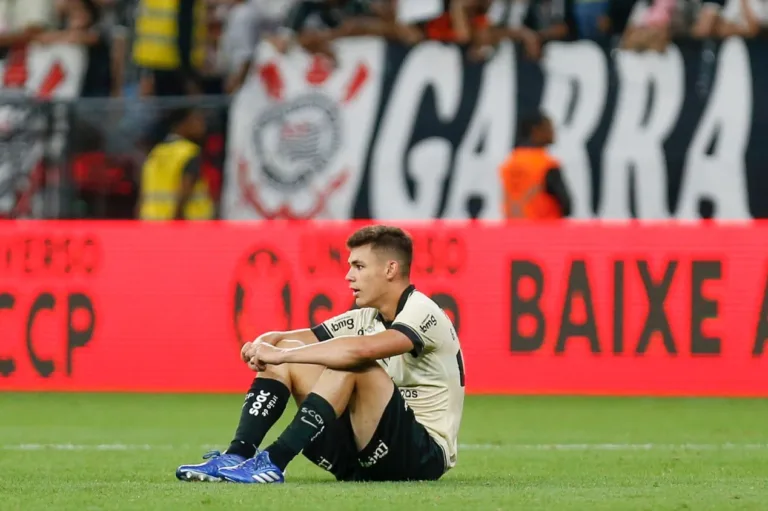 Mercado da bola: PSG se prepara para contratar dupla do Brasileirão Série A