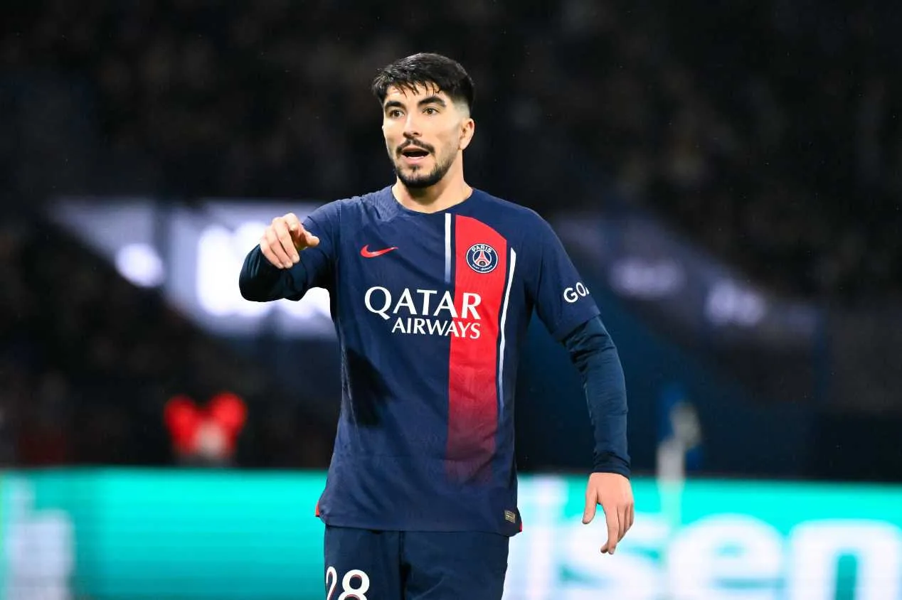 Carlos Soler, meia do PSG, desperta o interesse dos clubes espanhóis